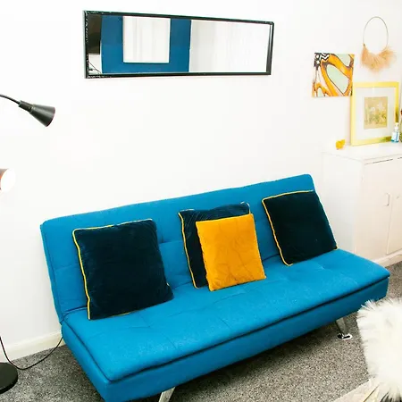 White House Apartment, Near Broadway Plaza, 2 Bedroom Sleeps 5, Free Wifi, Netflix-2