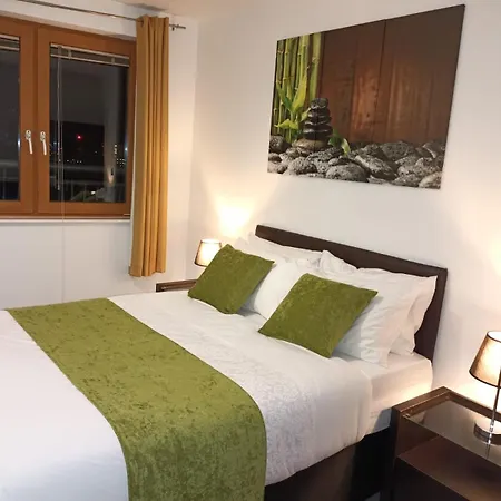 Kcs Birmingham City Apartment With Balcony-2