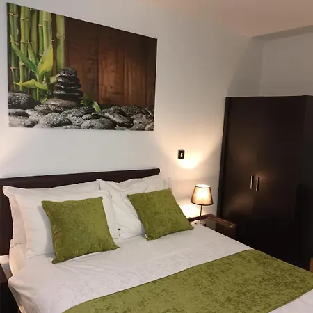 Kcs Birmingham City Apartment With Balcony-3