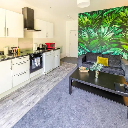 Ruby Delightful Suite Moseley Mews, Birmingham By Stae-Homes-2