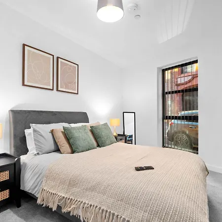 Stylish New 2-Bed Apartment In Jq-2