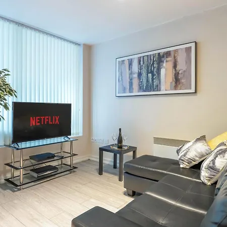 Charming Grand Central City & Bullring Location 2 Bedroom Apartment With 1 Free Parking-2