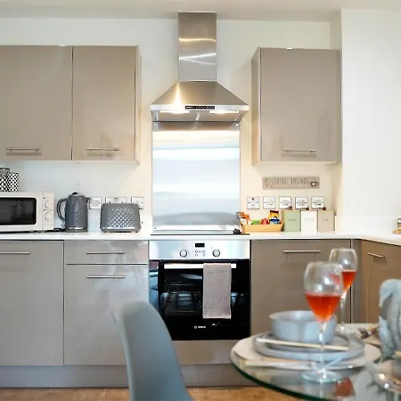Stylish & Cosy Central Bham Apt-3