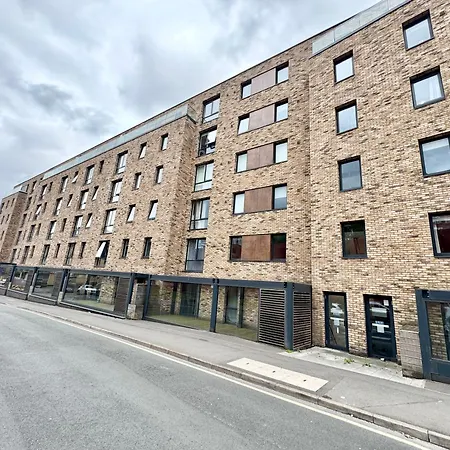 Modern One Bedroom Apartment - Birmingham City Centre - Sleeps 3 Guests - The Mailbox And Cube Area-3
