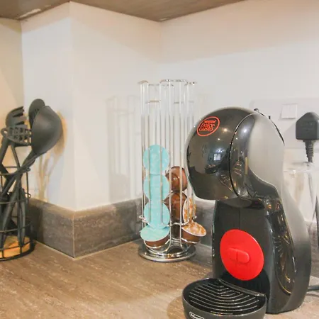 Jq Stylish Apartment - Next To City Centre - Perfect For Contractors, Tourist, Couples - 24-7 Secure Access & Fast Wifi-2