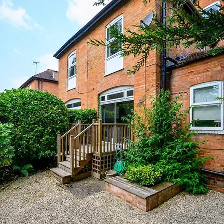 Amber Delightful Suite Moseley Mews, Birmingham By Stae-Homes-2