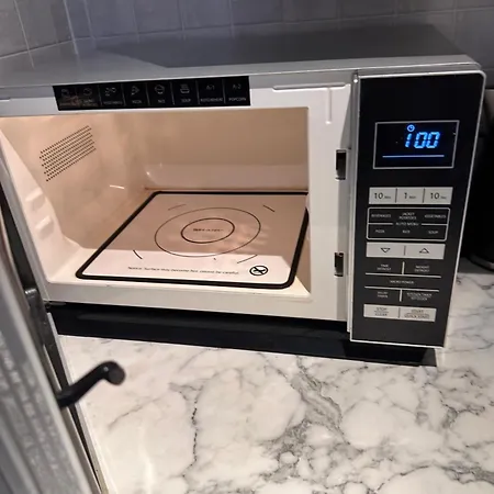 Cosy 2 Bed Apartment - Free Parking -Birmingham City Centre-2