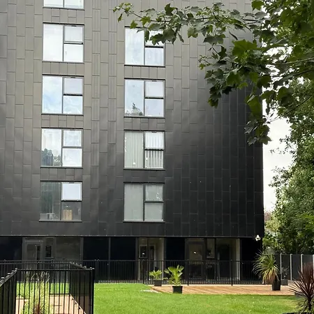 Quality City Green Luxury Apts Close To Nec & Airport-3