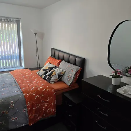 Lovely 3 Bed Ground Floor Apartment Near Qe Hospital Harborne Birmingham New-3