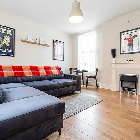 Stylish Apartment In City Centre Birmingham-2