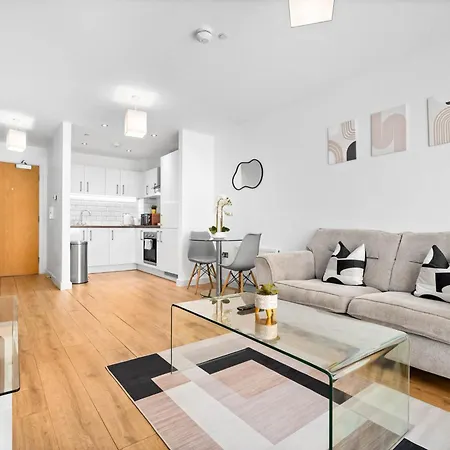 Stylish Apartment - City Centre - Free Netflix & Wifi - Parking - 304H-2