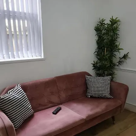 Stratford Budget Friendly Apartments #676S-2