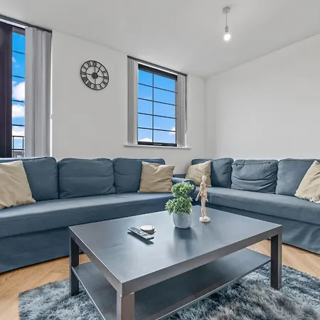 Stylish 2-Bed - Rooftop Views - Central Birmingham-3