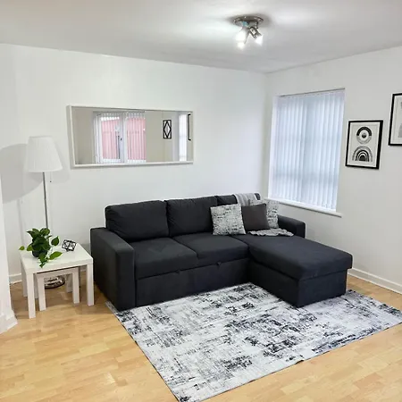 Stylish 1-Br Apartment Perfect For 4-3