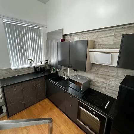 2 Room Newly Furnished Flat In Birmingham City Centre, Free Parking !-2