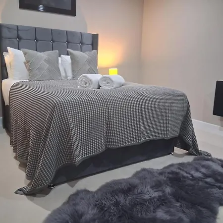 3 Bed Penthouse, 2Free Parking Spaces Close To Bhx Nec-3