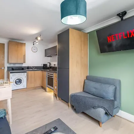 Cosy 1-Bed Hideaway - Birmingham City Centre-3