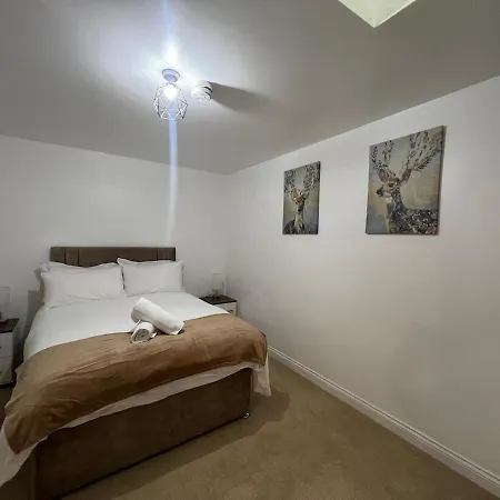 Stylish 2 Bed Duplex Apartment - Birmingham-3