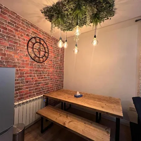 Stylish 2 Bed Duplex Apartment - Birmingham-2