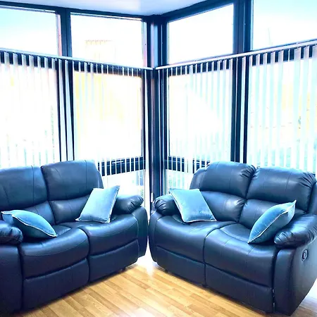 Parkcentral Birmingham City Centre - Near Chinatown - Private Gated Free Parking-2