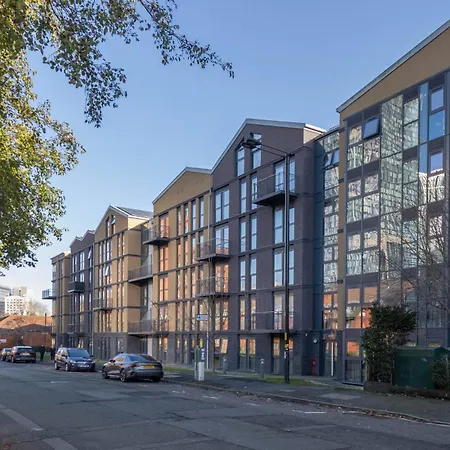 A&M Properties - Modern Birmingham Apartment-2