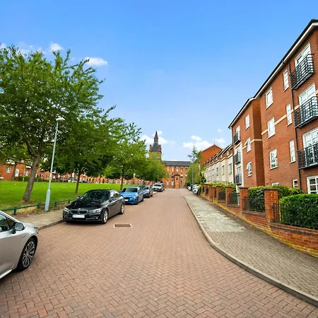 Dote Haven Stylish 2 Bed Apartment - Free Parking And Free High Speed Wifi-2