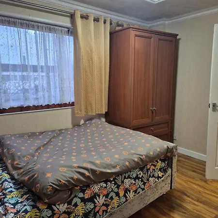 Comfy And Modern Private Room In Birmingham-2