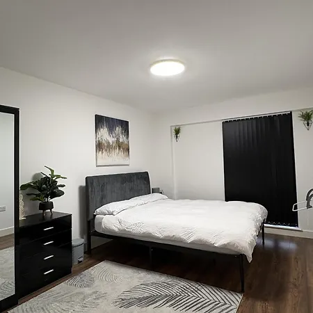 Cosy Modern 1-Bed Apartment-3