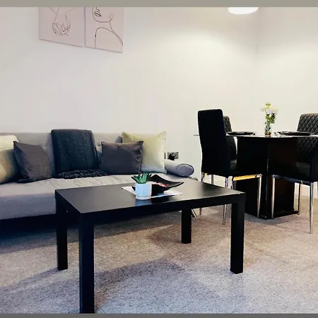 Birmingham City Centre Apartment-2