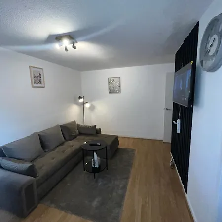 Stylish 1 Bed Apartment - Birmingham City Centre-2
