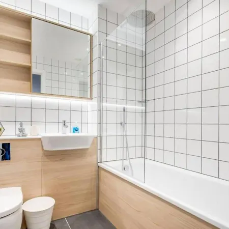 Luxury Apartment Digbeth-3