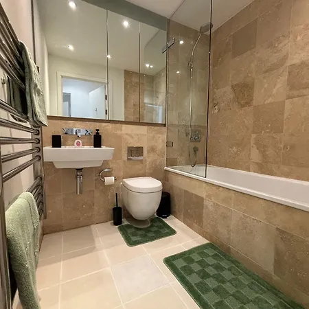 B1 Deluxe Suite-2