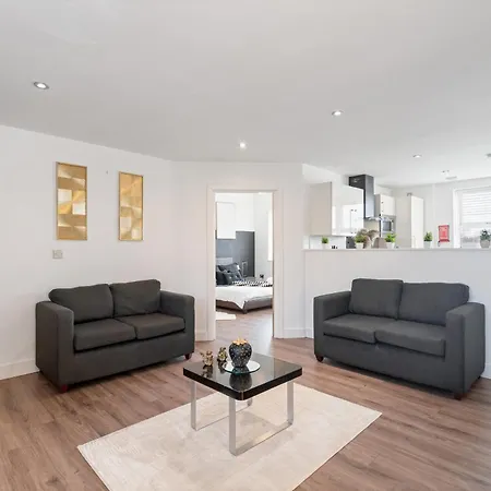 City Centre, 2 Bed, 2 Bath Gated Apartment-3