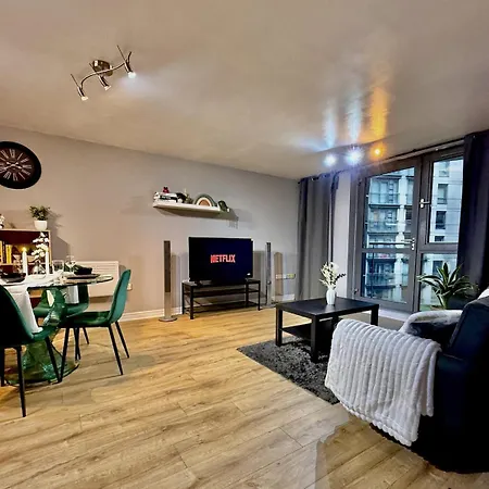 2Bed Apartment In Birmingham City Centre With Free Parking And City View-2