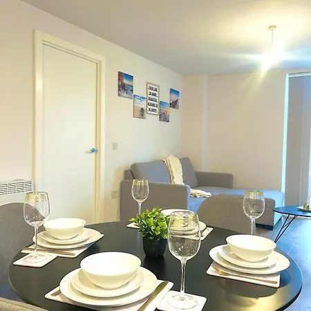Modern 2Bed Apartment In Birmingham City Centre 2 Mins From Train Station With Free Parking And Wifi-3