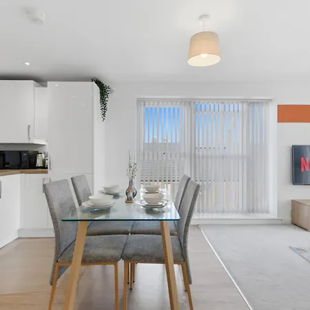 The Terracotta Suite 2Bd 2Bth Wi-Fi Netflix-2