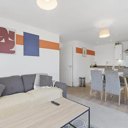 The Terracotta Suite 2Bd 2Bth Wi-Fi Netflix-3