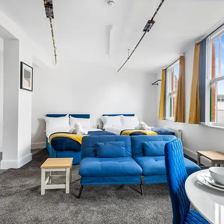 Trendy Studio Hideaway In Birmingham Jewellery Quarter-3