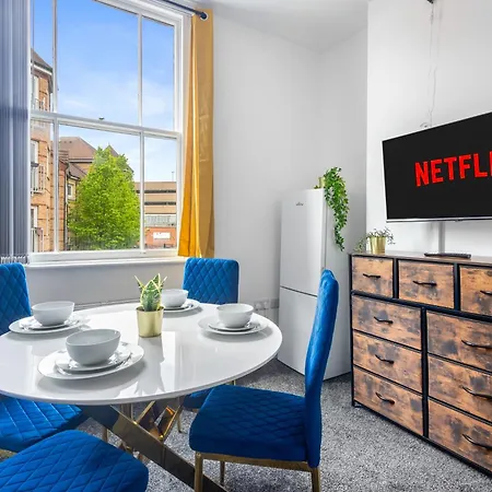 Trendy Studio Hideaway In Birmingham Jewellery Quarter-2