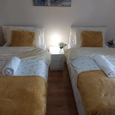 Two Bedroom Semi-Detached Modern House In Birmingham-2