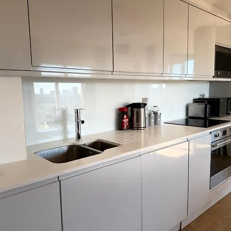 Prestige City Apartment With Magnificent City Views-3
