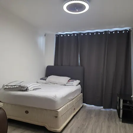 Luxury 2 Bedroom City Centre Apartment Up To 6 Close To Utilita 1000Mbps Superfast Internet-3