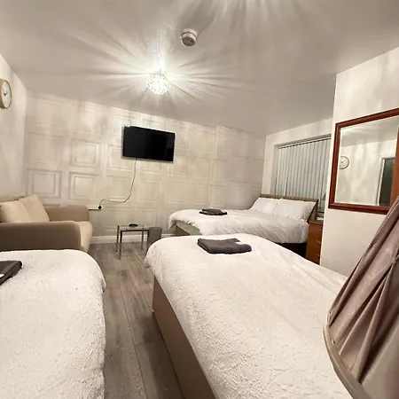 The Rs Prime - Homestay Premium Private Rooms Near Train Station, Airport, Nec For Company, Contractor Stays - Hs2, Jlr Onsite Secure Parking-2