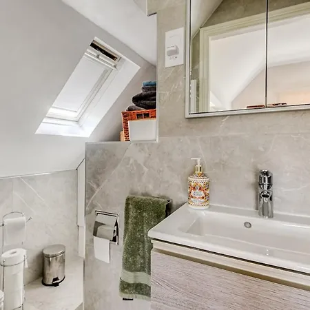 Trinidad, 45 School Road, Coach House-3