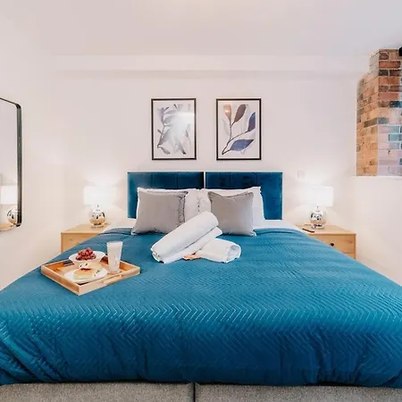 Lockside Apartment 50-2