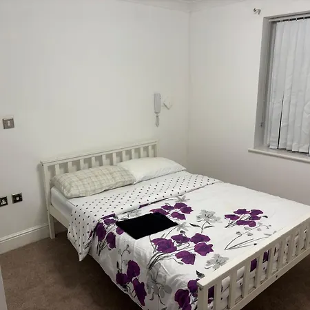 Luxurious Utilita 2 Bed Apartment 1000Mbps Internet Superfast-2