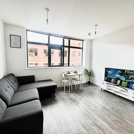 Digbeth Luxury 1 Bed Studio Apartment-3