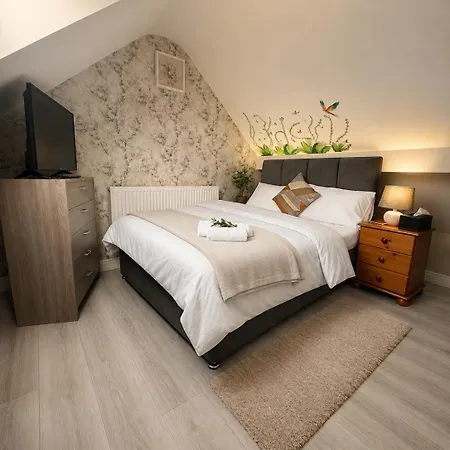 The Rs Prime - Homestay Premium Private Rooms Near Train Station, Airport, Nec For Company, Contractor Stays - Hs2, Jlr Onsite Secure Parking-3