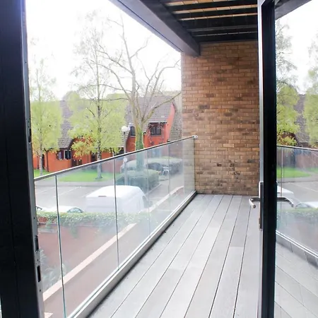Birmingham City Centre Apartment - Modern - 2 Bedroom-3