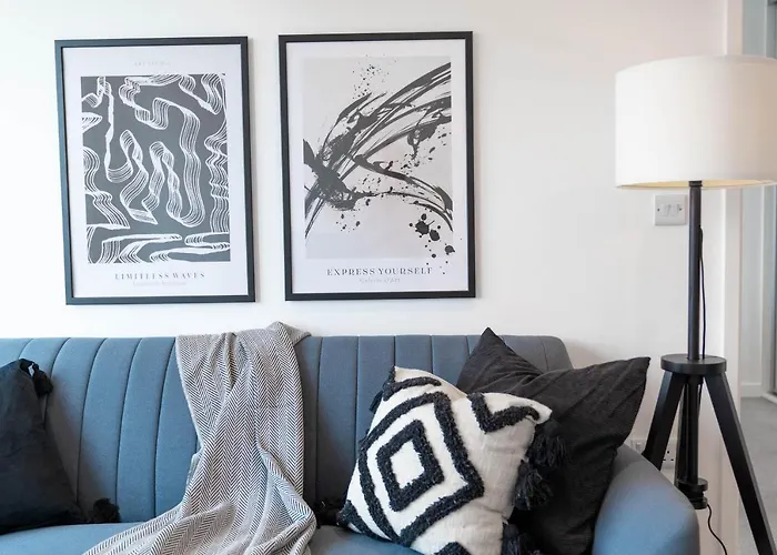 Deluxe 1 Bedroom Stylish Apartment - City Centre Birmingham
